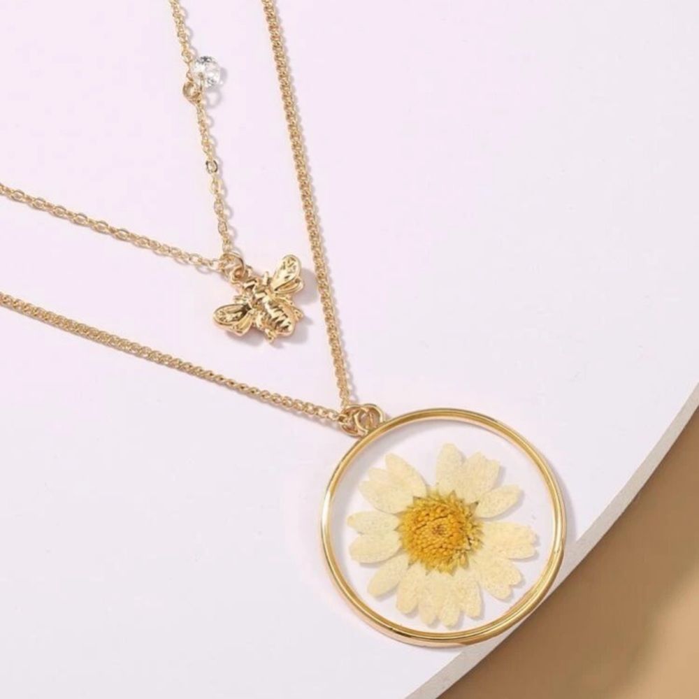 Bee & Daisy Necklace